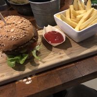 Burger is always a good idea at De Uurwerker in Groningen