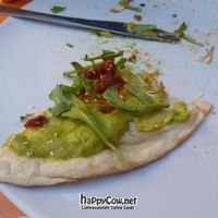 avocado rucola dried tomato naan pizza! at W Der Imbiss - Prenzlauer Berg in Berlin