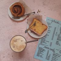 Zimtschnecke, Zitronenkuchen und Iced Chai at Cafe Willi in Tubingen