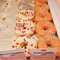 White choc & strawberries, strawberry sprinkles at Brammibal's Donuts - Prenzlauer Berg in Berlin
