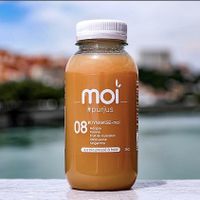 Organic Cold pressed juices  at Moi in Lyon
