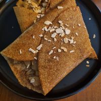 Buchweizenpfannkuchen mit Äpfeln zum Frühstück at Bez Lukru in Wroclaw