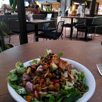 Delicious vegan salad at SLA - Catharijne in Utrecht