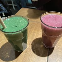 Green smoothie (tasted too strong of spirulina) and berry smoothie (good as always)  at SLA - Catharijne in Utrecht