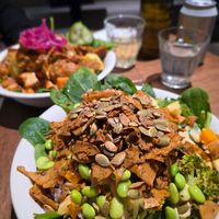 Compose your own bowl at SLA - Catharijne in Utrecht