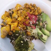 Hummus avocado bowl at SLA - Catharijne in Utrecht