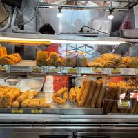 Choices at Delisnacks 德利食 - Chong Pang in North Singapore