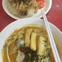 Vegan Laksa and Chicken Rice (no garlic/onion) at An Xin Vegan Stall in Central Singapore