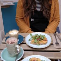 Sundries tomato hummus toast at Ginger & Co. Coffee in Shrewsbury
