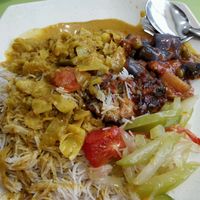 in CBD,
Bee hoon +4 vegetables, only $3. cheap cheap, chip chip at Vegan Curry Rice in West Singapore