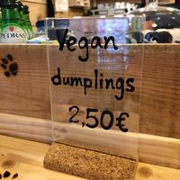 Vegan dumplings served at Moko Veggie Cafe - Anjos in Lisbon