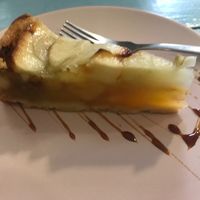 Apple cake at Moko Veggie Cafe - Anjos in Lisbon