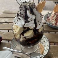 Bananensplit mit Bananenbrotstückchen at art & wEISe in Monheim Am Rhein