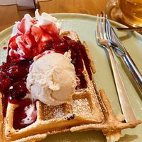 Im Winter gibt es leckere Waffeln  at art & wEISe in Monheim Am Rhein