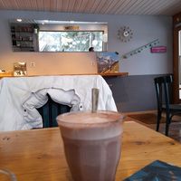 Hot chocolate with oat milk at Café LIV in Murren