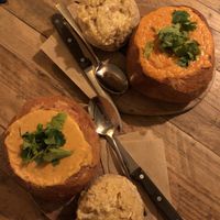 Unten Bombay Bowl oben Indonesian Bowl at San Francisco Bread Bowl in Oslo