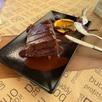 Yes, this is good as it looks. Plenty for two. (And of course vegan.) at Canadu in Malaga