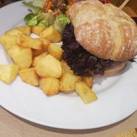 Vegan burger at Canadu in Malaga