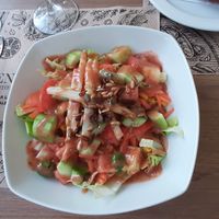 Salat mit Erdbeersoße at Canadu in Malaga