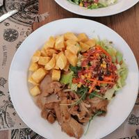 Seitán a la pimienta at Canadu in Malaga