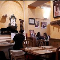 Live piano music at Canadu in Malaga