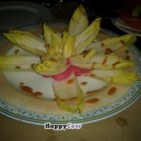 hummus with endive at Canadu in Malaga