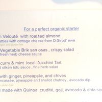 Starters menu (green arrow for vegan options) at Dame Nature in Saint-laurent-du-var