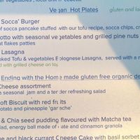 Hot mains + desserts menu (green arrow for vegan options) at Dame Nature in Saint-laurent-du-var