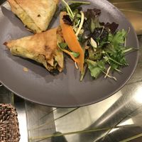 Appetizer samosas at Dame Nature in Saint-laurent-du-var