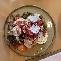 Bread with humus and vegetables   at Bhalu in Nijmegen