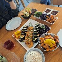 Dinner 4 2 (Sushi Teller, Tempura, Sojaschnetzel, Brokkoli, Rotkohl, noch ein Gemüse , und Saucen) at Kimbap Spot in Bochum