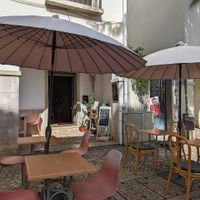 Outdoor seating at Bio.Tequim Vegetariano Restaurante in Tavira