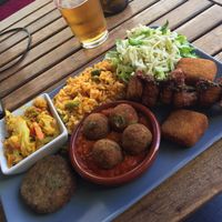 Vegan mixed tapas & local beer at El Vegetariano de la Alcazabilla in Malaga