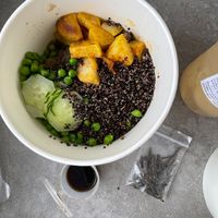 The Best MariGold
The truly guilt-free fierce curry that hits the spot. Creamy garbanzo curry smothered over a bed of fluffy spiced rice. Topped with Quinoa, Baby Peas and Home Fr at EAT21 in Petaling Jaya