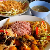 Kanom jeen in the background at Raan Midr J - ร้าน มิตรเจ in Udon Thani