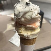 Nuovi gusti vegani: yogurt, cioccomenta e pralinato al sesamo  at Gelateria La Romana in Padua