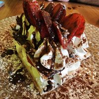 Milhojas with chocolate and strawberry at La Voladora in Alicante