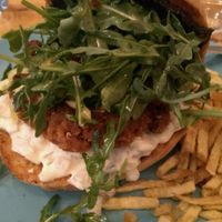 hamburguesa mediterránea at La Voladora in Alicante