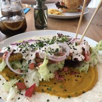 Libanon Roll and Mexican Burger at La Voladora in Alicante