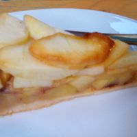 The apple pie is vegan at Bar Mundo in Estella