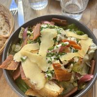 Salade caesar  at Les Bols d'Antoine in Paris