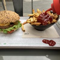 Beyond Meat burger, they have ketchup and vegan maionaise  at The Wild Note in Bordeaux