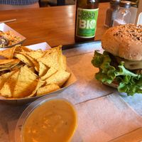Nice Yellow burger with Nachos at The Wild Note in Bordeaux