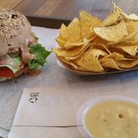 "Le Country" burger (marinated bell peppers, "american" sauce,...) 
Nachos and cheesy sauce  at The Wild Note in Bordeaux