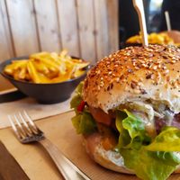 Le délicieux burger WILD 😋 at The Wild Note in Bordeaux