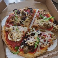 Vegan veggie pizza at Fresh Brothers in Hollywood