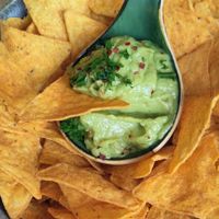 Nachos mit Guacamole at Erdapfel in Hamburg