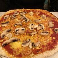 Pizza at Veganeria in Budapest
