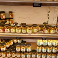 nüsse in pfandgläsern (gewürzt oder nicht, als snack, parmesan oder bolognese o. ä.) at Zurheide feine Kost in Dusseldorf