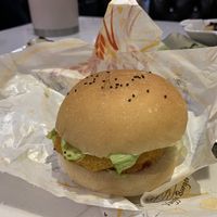 Vegan Chicken burger delish ✅ at Wutai Yun in Beijing